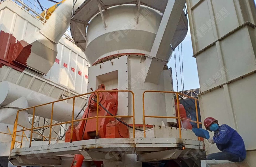 30萬噸高爐渣立磨,HLM1700爐渣立磨機(jī) 30萬噸高爐渣立磨,HLM1700爐渣立磨機(jī)