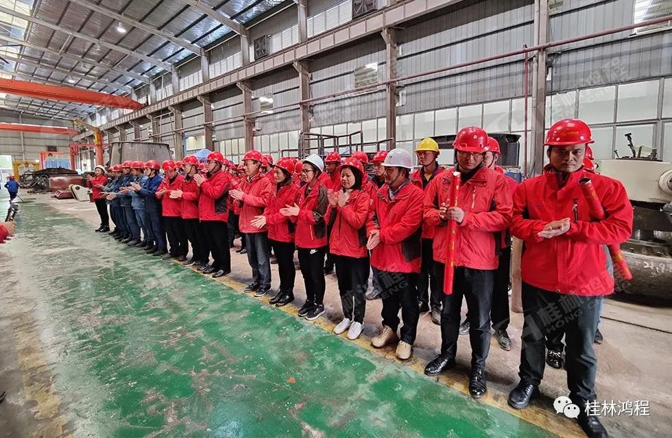 里程碑！桂林鴻程自主研發(fā)HC3000全球大型雷蒙磨正式投入市場！